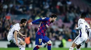 凌晨战报汇总：拜仁、巴黎拿平局；米兰艰难赢下仅有8人的拉齐奥.